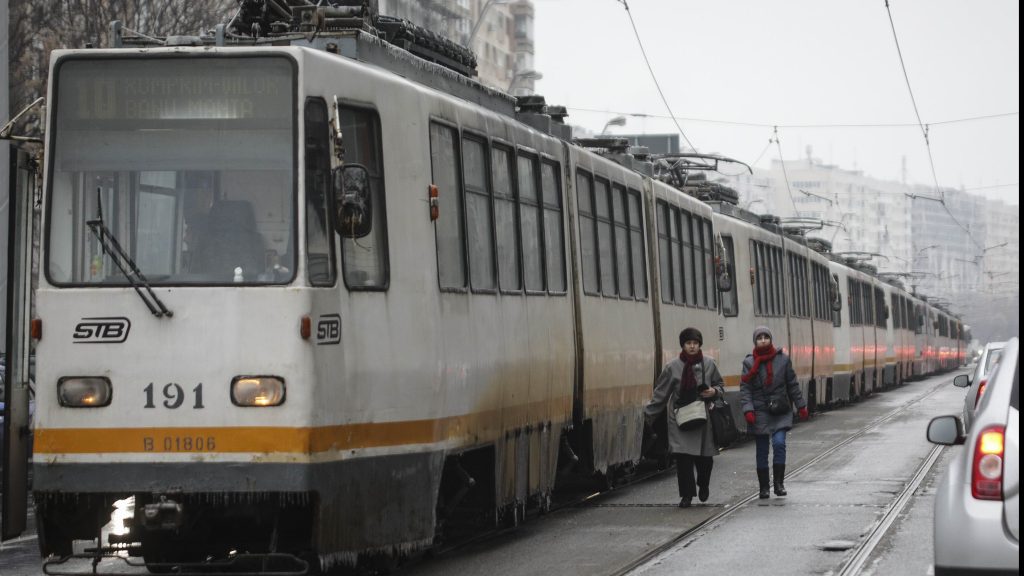 O persoana a murit intr un tramvai pe linia 25
