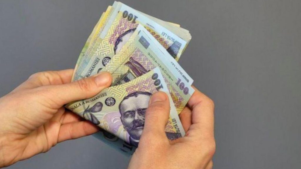 Salariile angajatilor din Primarie marite cand Guvernul discuta taieri