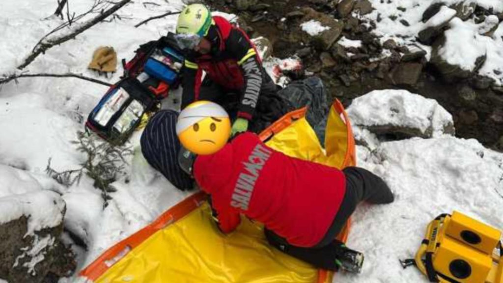 Turistul strain care a sarit cu snowmobilul in paraul Azuga a MURIT