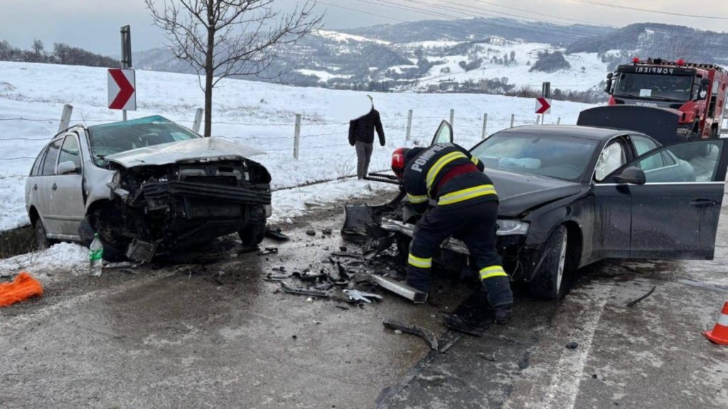 Accident la iesirea din Campulung femeie ranita FOTO