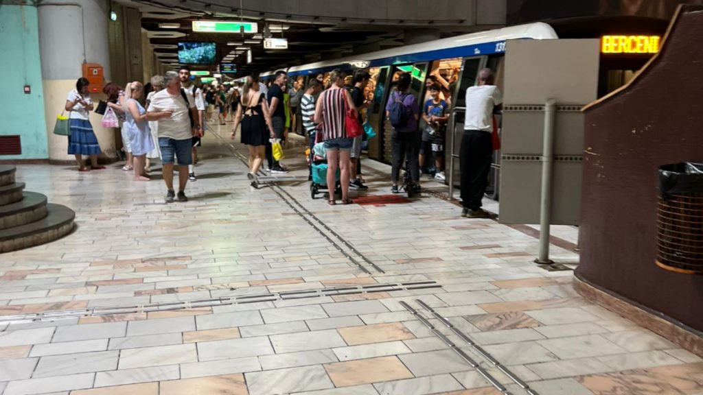 Circulatie haotica la metrou din cauza grevei japoneze