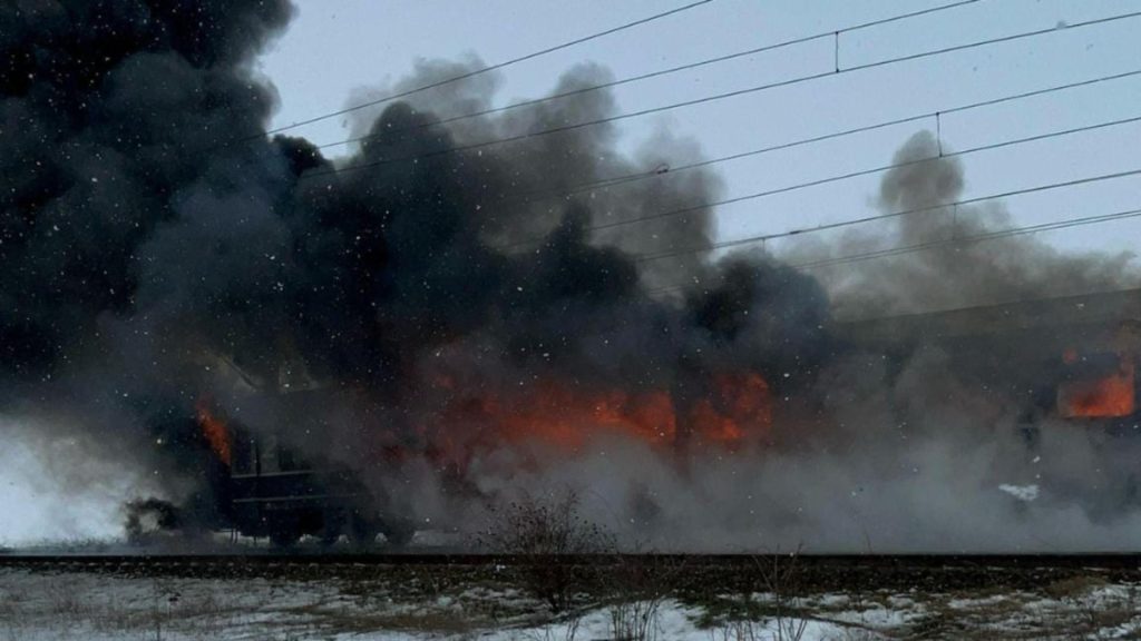 Vagonul unui tren in flacari in Olt Plan Rosu activat Tanar de 25 de ani monitorizat