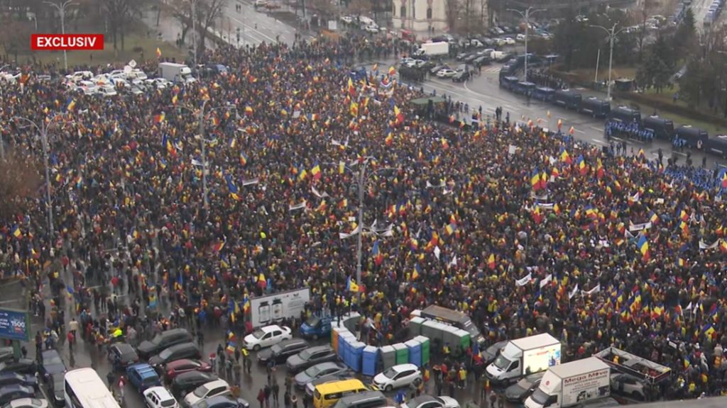 Cel mai mare protest romanii cer turul 2 inapoi