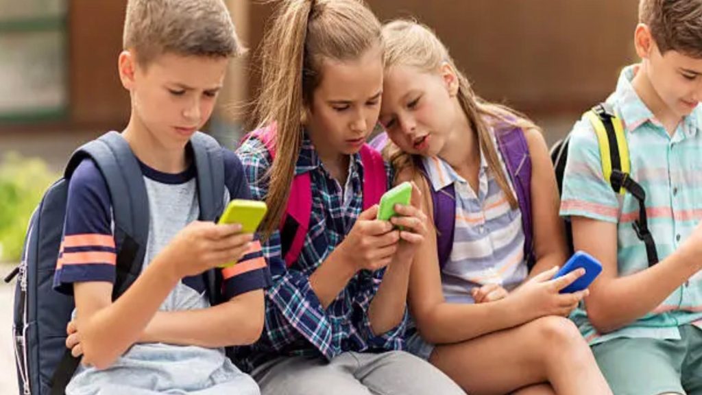 Romanii campioni la pierdut timp pe internet
