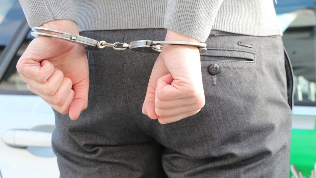 Alcoolul l a scos din minti Barbat arestat preventiv dupa ce si a agresat sotia soacra si a amenintat un politist