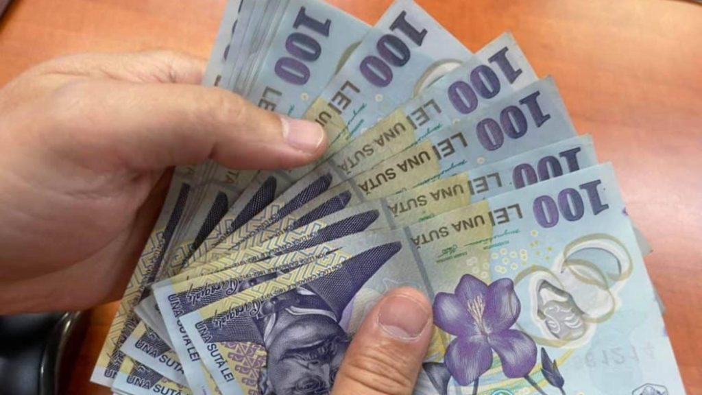 Angajatii din Romania primesc prime consistente de Paste