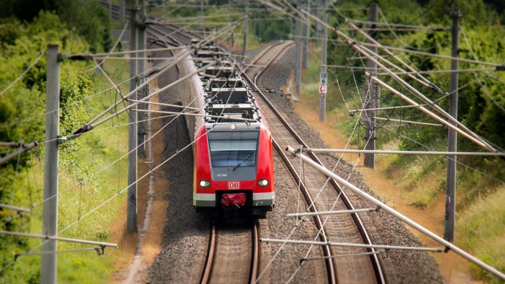 CFR Calatori suplimenteaza trenurile spre si dinspre litoral