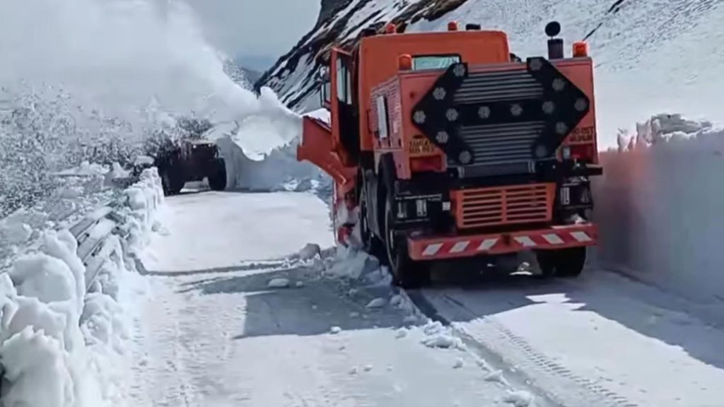 Circulatia pe Transalpina ramane inchisa dezapezirea continua