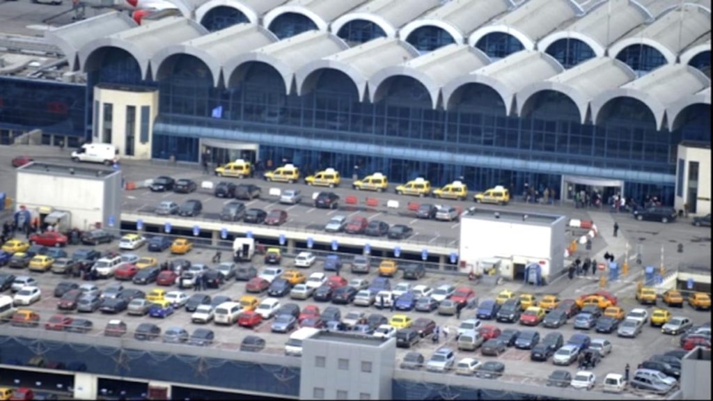 Costurile parcarii la aeroporturi din Romania Studiu InfoCons