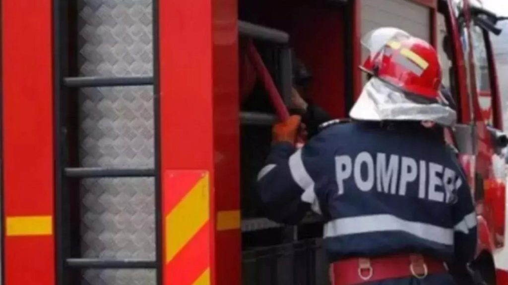 Incendiu intr un apartament din Ramnicu Valcea 16 evacuati inclusiv un copil