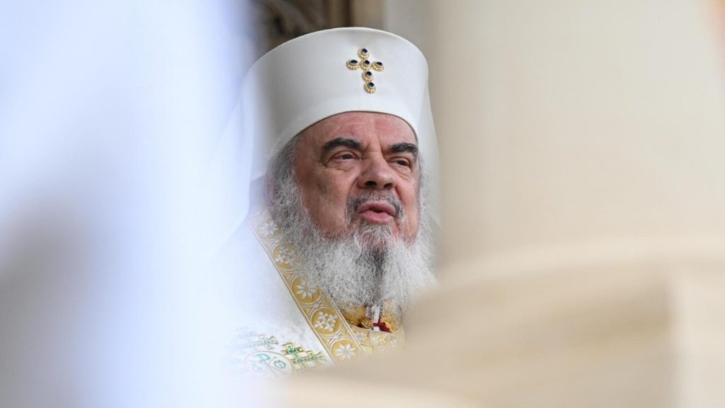 Patriarhul Daniel mesaj de Paste Sfintele Pasti ne cheama sa aratam iubire smerita mila iertare pace si bucurie daruri ale lui Hristos Cel Inviat
