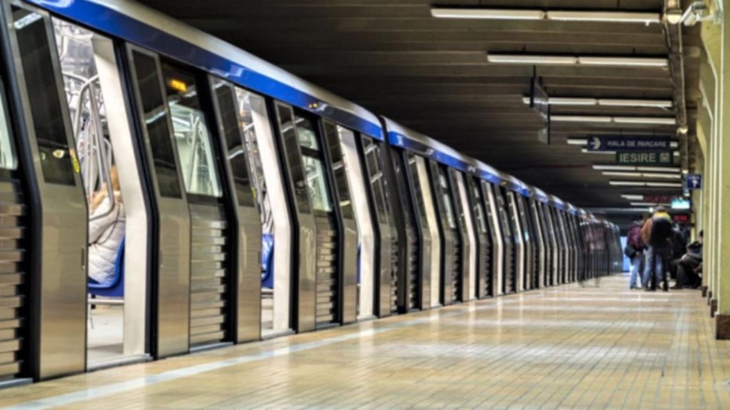 Probleme la metrou tren defect in statia Basarab 2