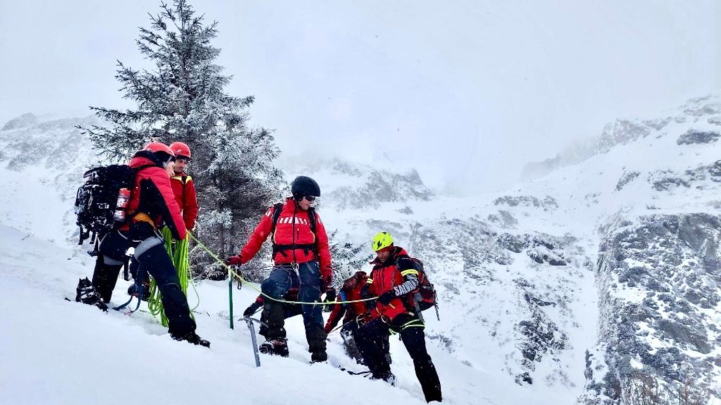 Salvamontistii Brasov sezon de schi intens record interventii