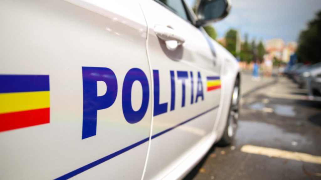 Un copil de 12 ani fotografiat indecent de un elev