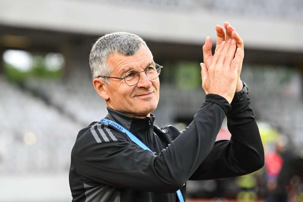 Ioan Ovidiu Sabau fericit dupa victoria cu Farul