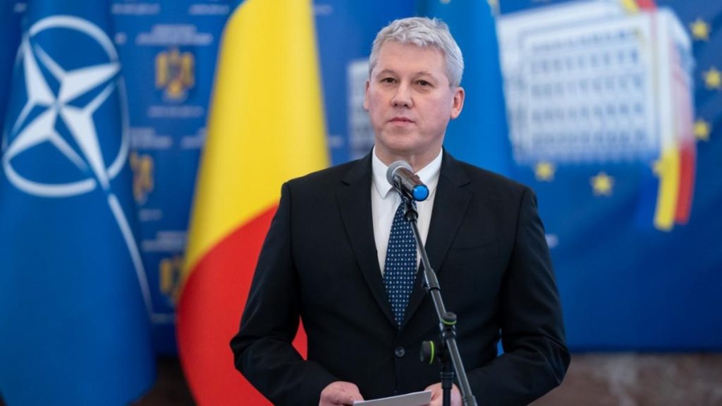 Catalin Predoiu Trebuie sa reluam productia pentru securitate