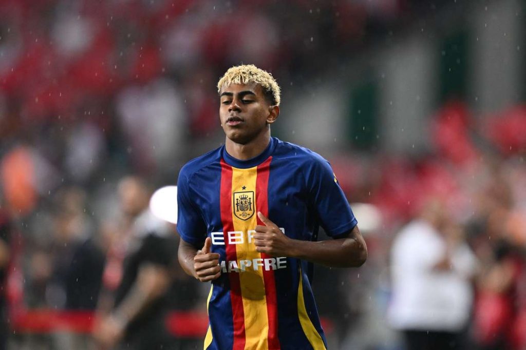 Lamine Yamal nu va merg cu Barcelona la Newcastle