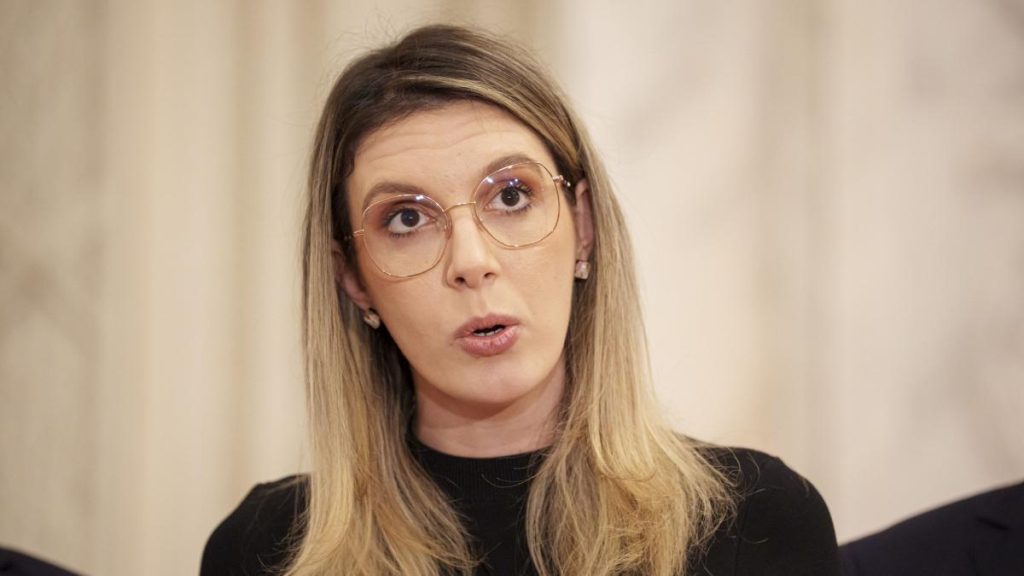 Sorin Grindeanu despre ministra Buzoianu Crede in popandaii si carabusii