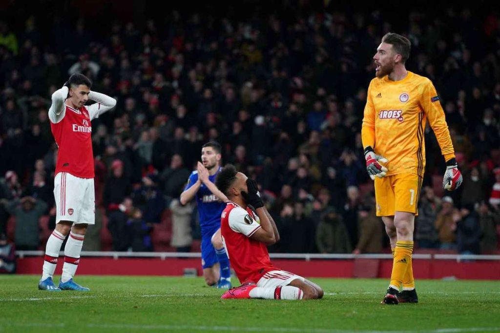 Arsenal vrea sa termine cosmarul acasa cu Olympiakos