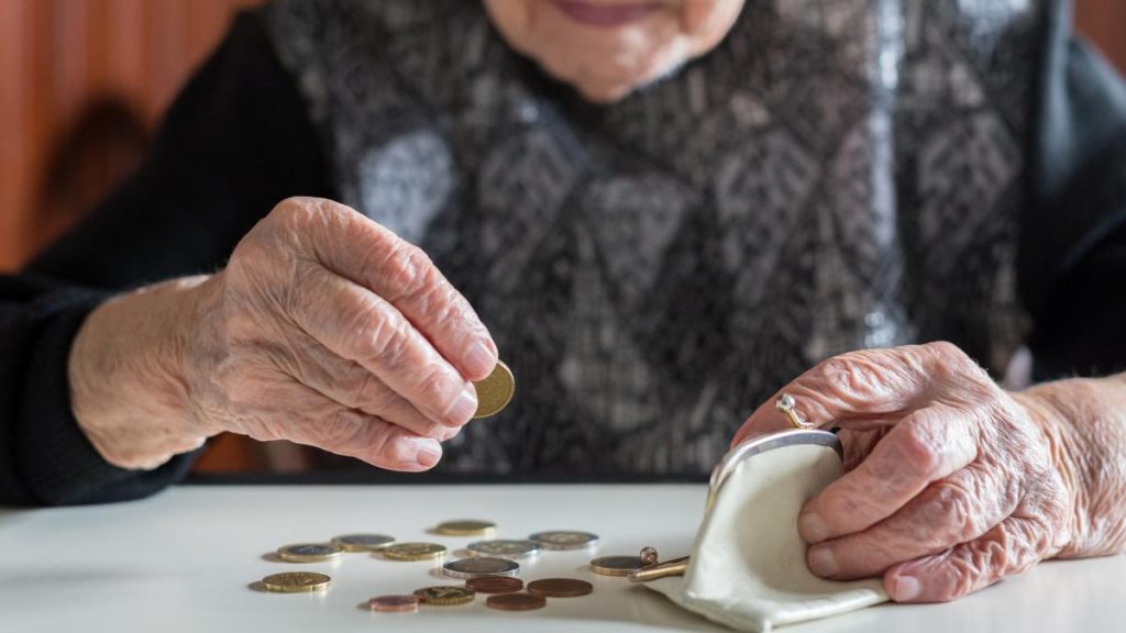 Ministrul Muncii anunta ajutor pentru pensionari de 400 lei