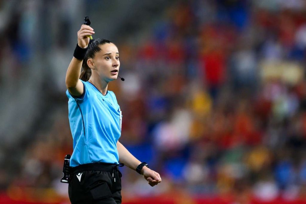 Brigadă de arbitri română la finala Ligii Națiunilor Femei UEFA Brigada de arbitri romana la finala Ligii Natiunilor Femei UEFA
