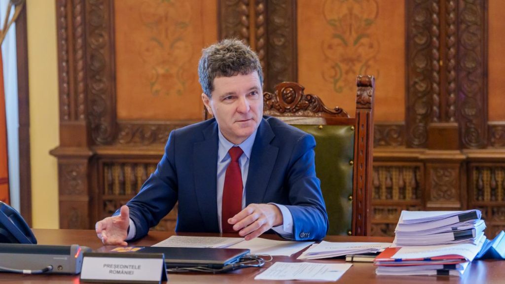 Președintele Nicușor Dan prezintă strategia de apărare Presedintele Nicusor Dan prezinta strategia de aparare