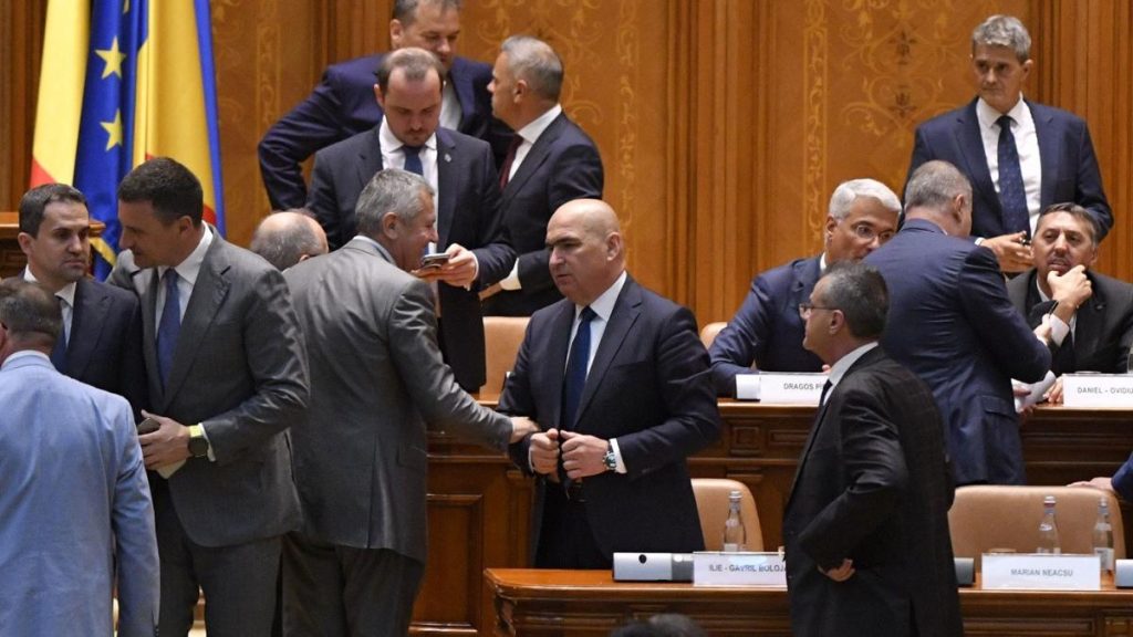 Specialii ANRE, ASF și parlamentarii, exceptați de la interzicerea pensie-salariu Specialii ANRE ASF si parlamentarii exceptati de la interzicerea pensie salariu