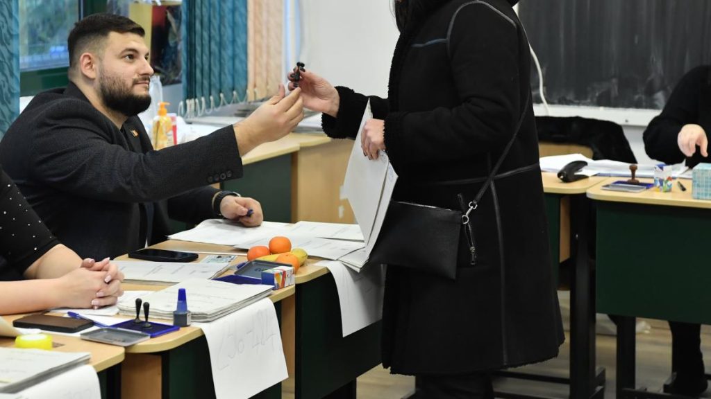 Ștampila și buletinul de vot 7 decembrie 2025 Stampila si buletinul de vot 7 decembrie 2025
