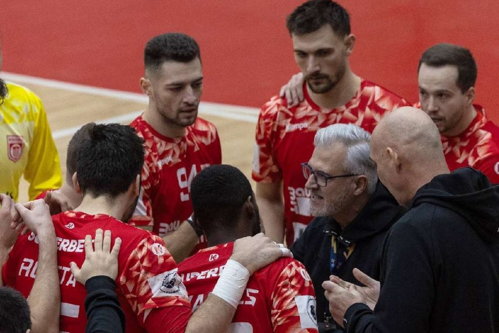 CS Dinamo, învinsă acasă de Aalborg în Liga Campionilor CS Dinamo invinsa acasa de Aalborg in Liga Campionilor