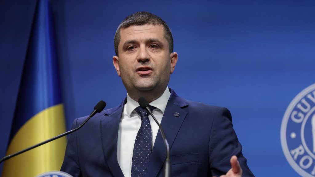 De ce minitrii primesc dou salarii