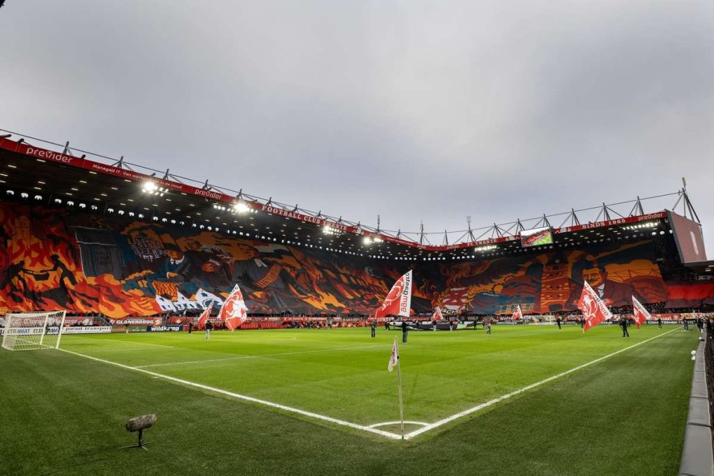 Fanii lui FC Twente au realizat cel mai mare tifo din Europa. Fanii lui FC Twente au realisat cel mai mare tifo din Europa