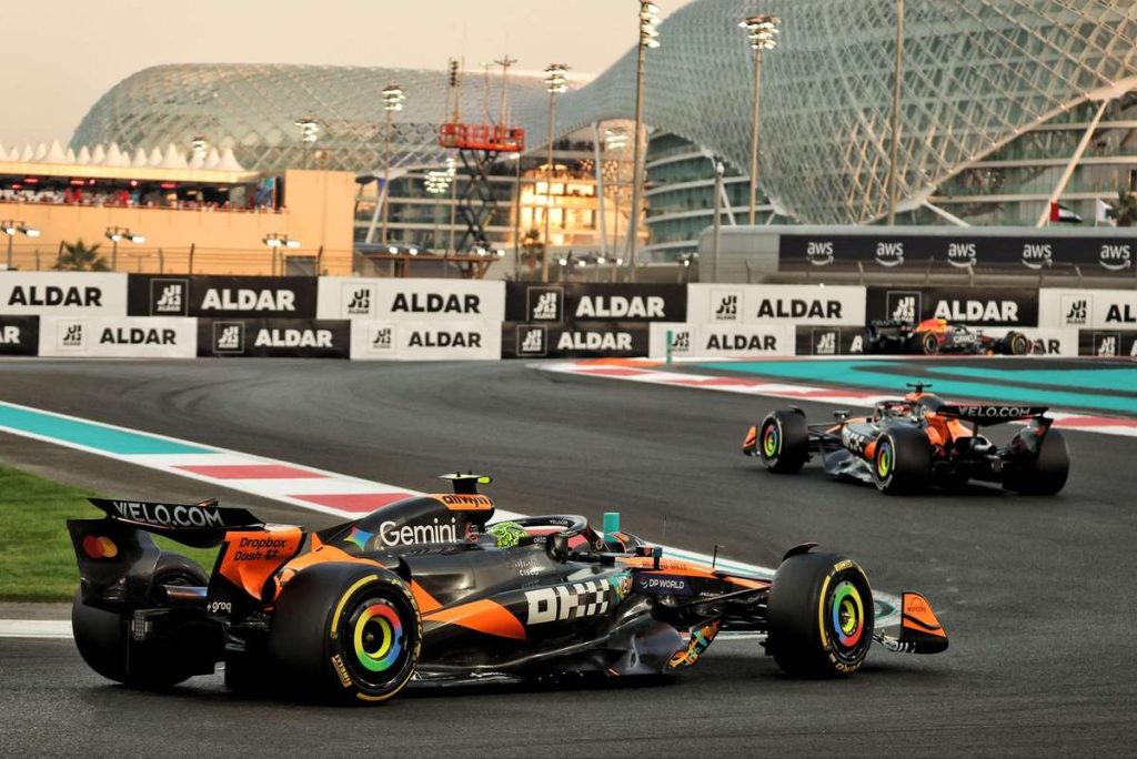 Lando Norris, campion mondial de Formula 1! McLaren câștigă la Abu Dhabi Lando Norris campion mondial de Formula 1 McLaren castiga la Abu Dhabi