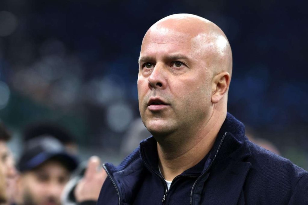 Liverpool face oferte pentru atacantul PSG dupa accidentarea lui Isak
