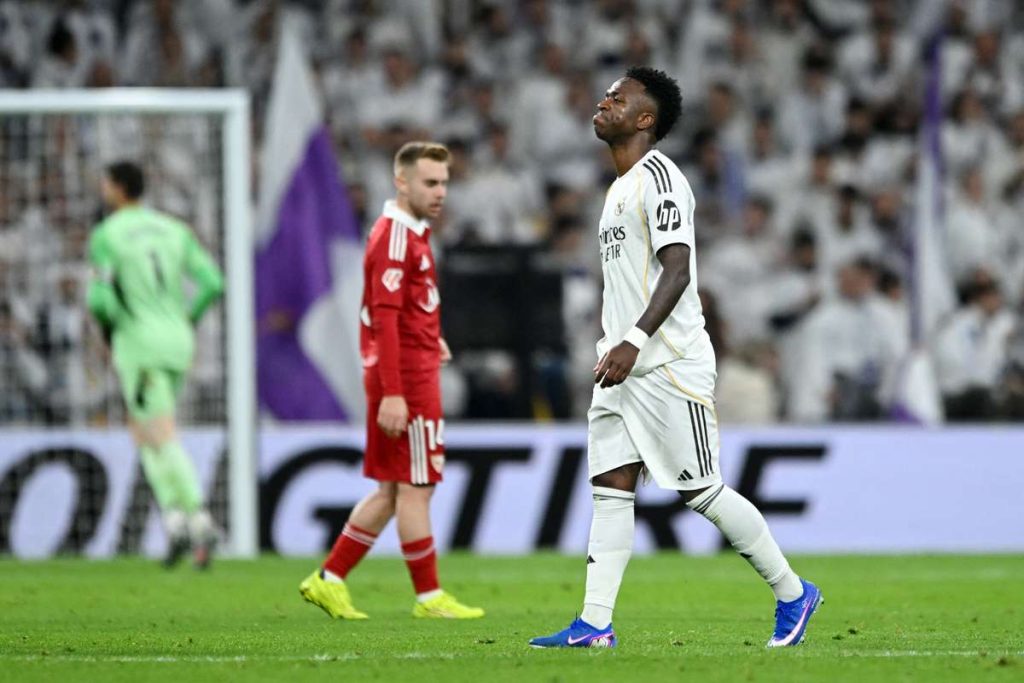 Meciul lui Vinicius Jr cu Sevilla: Căpitan, fluierături, schimbare profil Meciul lui Vinicius Jr cu Sevilla Capitan fluieraturi schimbare profil