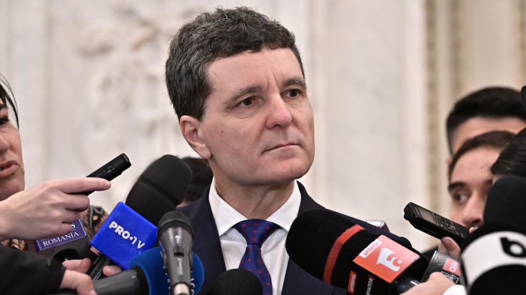 Nicuser Dan roaga Coalitia sa nu se certifice in criza apei