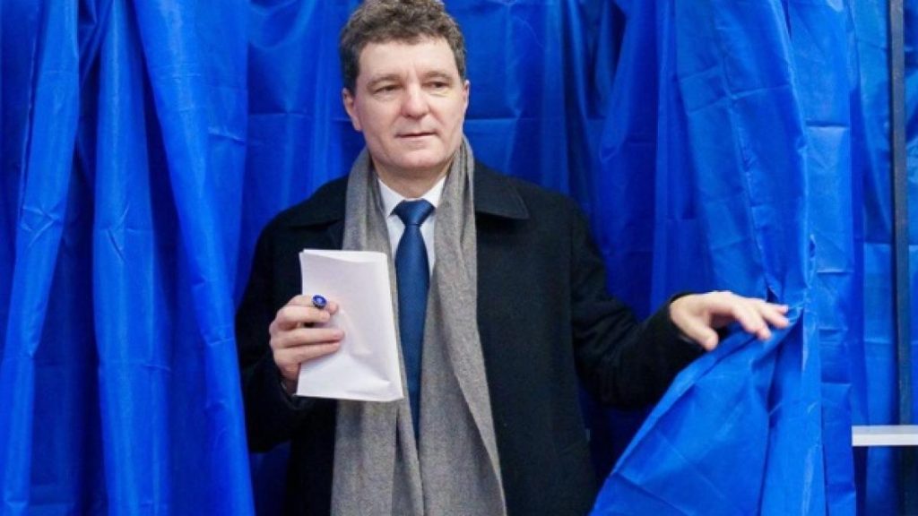Nicuşor Dan îndeamnă bucureştenii să voteze многи voturi Nicusor Dan indemna bucurestenii sa voteze mnogi voturi