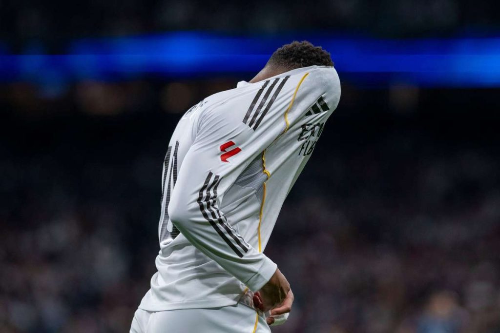 Real, lovită de blestemul accidentărilor: Mbappe și-a fracturat degetul Real lovita de blestemul accidentarilor Mbappe si a fracturat degetul