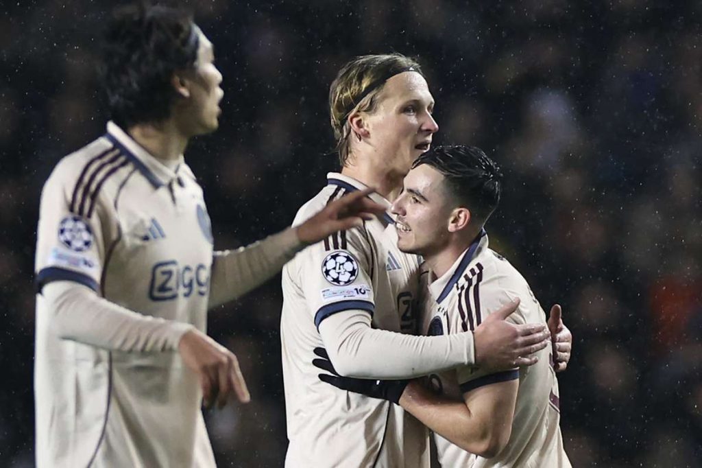 VIDEO! Ajax revine și câștigă în Champions League VIDEO Ajax revine si castiga in Champions League