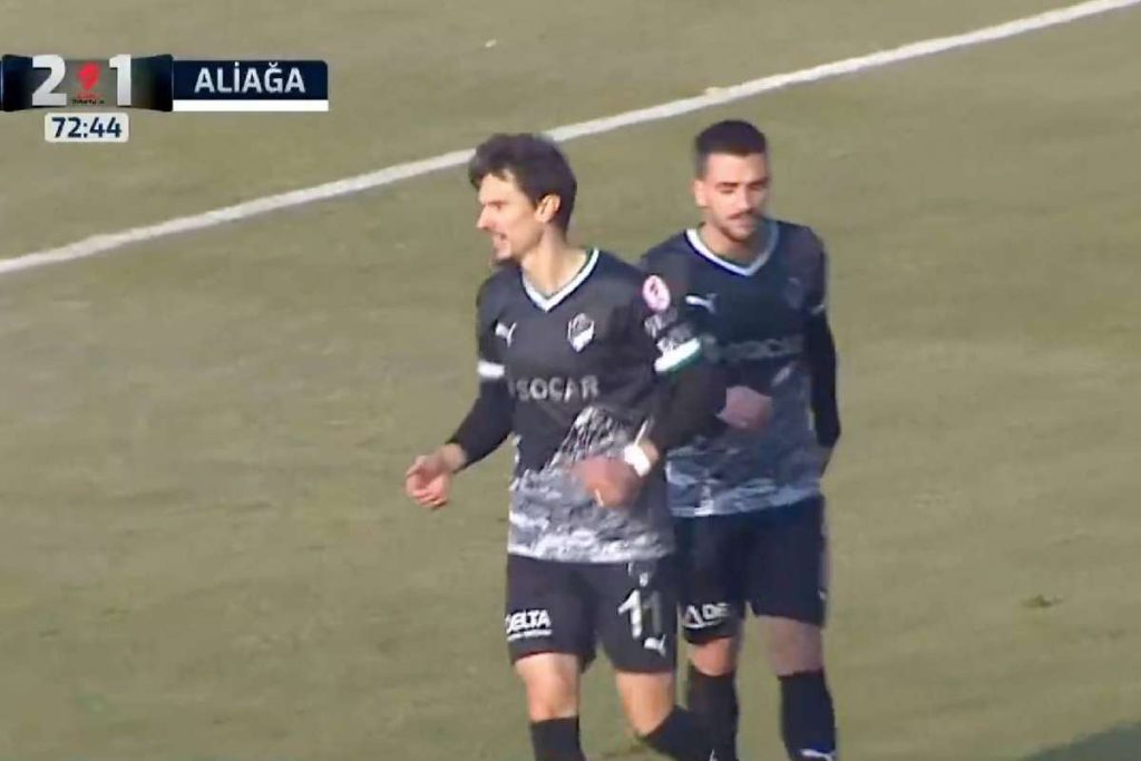 VIDEO: Gol spectaculos de la 25 de metri de Rotariu VIDEO Gol spectaculos de la 25 de metri de Rotariu