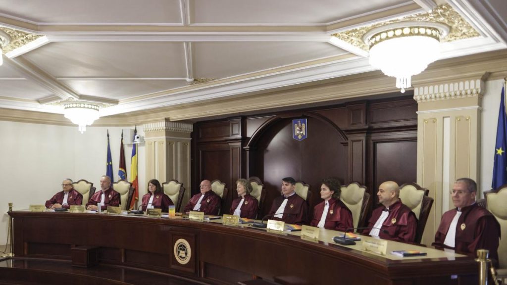 Zi decisiva la CCR pentru Guvern despre pensii si taxe