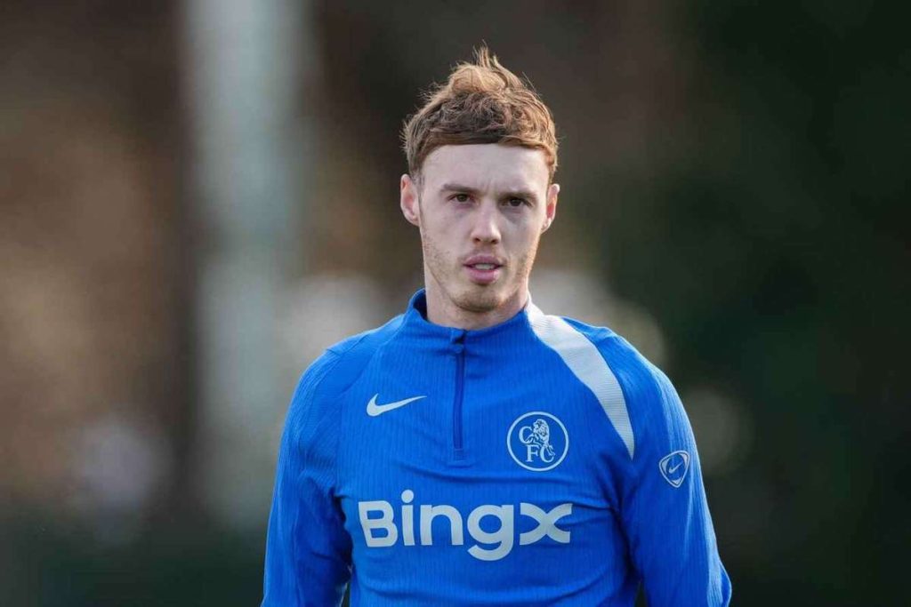 Chelsea îl consideră pe Cole Palmer „indispensabil” în ciuda speculațiilor legate de Manchester United. Chelsea il considera pe Cole Palmer indispensabil in ciuda speculatiilor legte de Manchester United