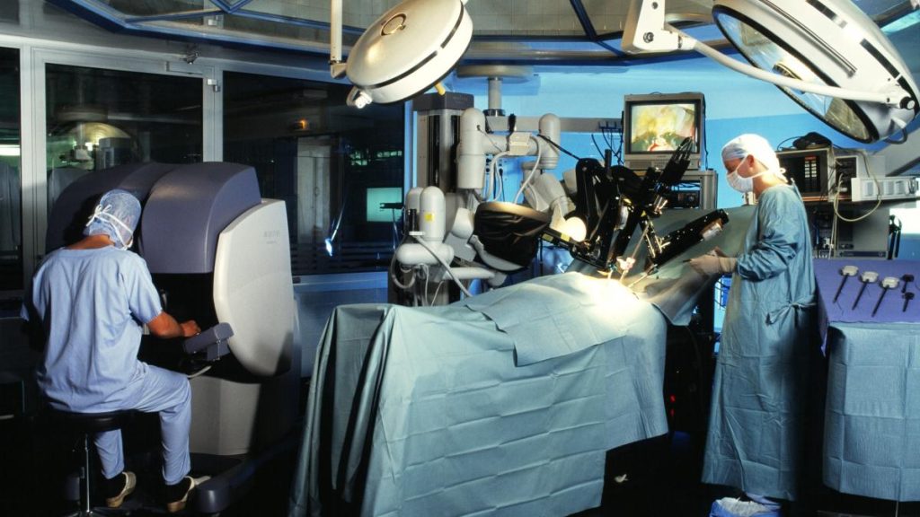 Ministerul Sănătății va susține spitalele cu roboți chirurgicali Ministerul Sanatatii va sustine spitalelor cu roboi chirurgici
