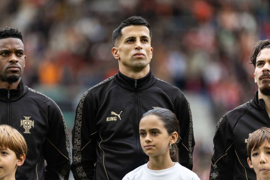 OFICIAL Joao Cancelo a semnat cu Barcelona