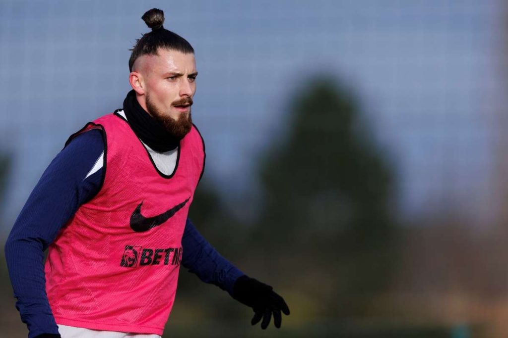 Radu Dragusin aproape de plecarea de la Tottenhami