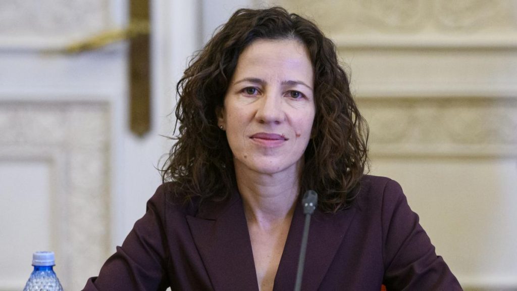 Roxana Mînzatu va lua parte la Forumul Economic Mondial de la Davos. Ce subiecte va aborda vicepreședinta… Roxana Minzatu va lua parte la Forumul Economic Mondial de la Davos Ce subiecte va aborda vicepresedinta