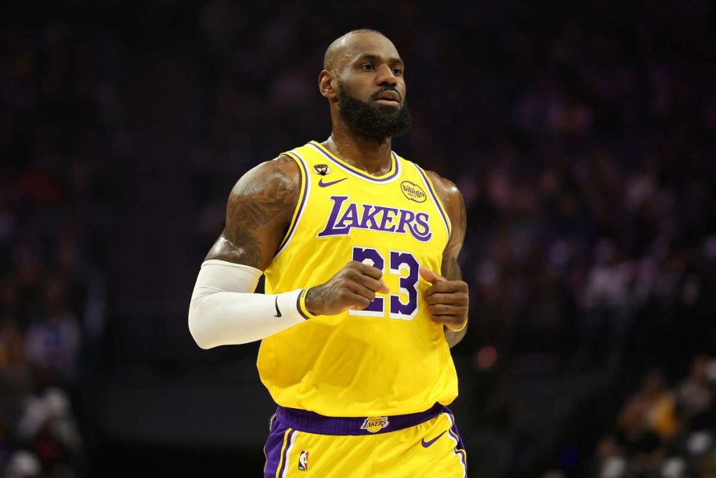 Sfarsitul unei ere LeBron James nu va mai fi titular in NBA All Star Game dupa 21 de ani