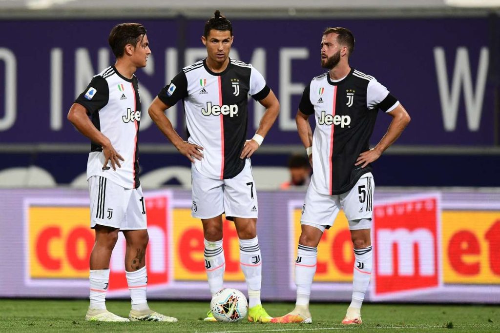 Un jucător mare, fost la Juventus și Barcelona, se retrage Un jucator mare fost la Juventus si Barcelona se retrage