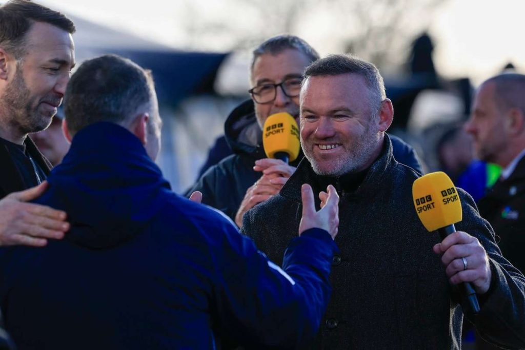 Wayne Rooney doreste sa fie antrenor secund la Manchester United