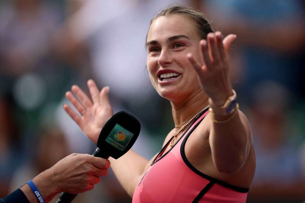 Aryna Sabalenka, „antrenament cu public” la debutul său la Indian Wells. Belarusa o ajunge din urmă pe Sharapova. Aryna Sabalenka antrenament cu public la debutul sau la Indian Wells Belarusa o ajunge din urma pe Sharapova