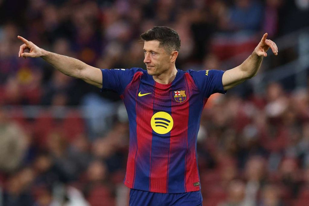 Barcelona îi propune lui Robert Lewandowski un nou contract. Barcelona ii propune lui Robert Lewandowski un nou contract